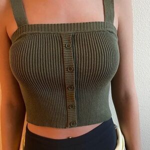 XS geeen button tank top | Sky and sparrow | cropped | thick & knitted material